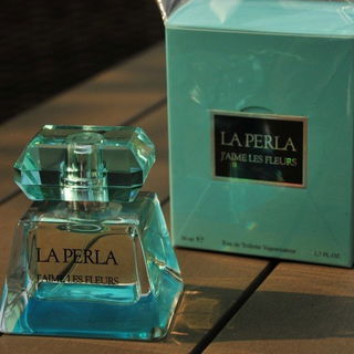 J'Aime les Fleurs - La Perla