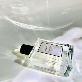 Divine, l'été clair d'iris von Divine