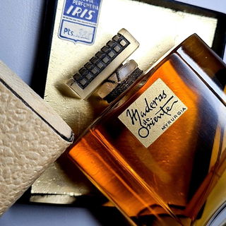 Maderas de Oriente (Extracto) by Myrurgia