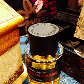 Une Fleur de Cassie - Editions de Parfums Frédéric Malle