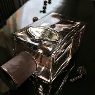 Infusion d'Oeillet - Prada