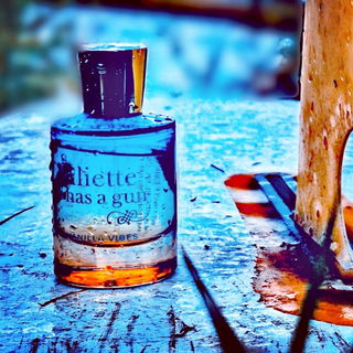 Vanilla Vibes - Juliette Has A Gun