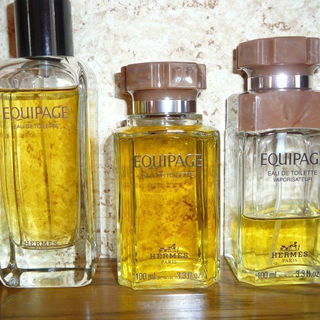 drei verschiedene Jahrgänge, in der mitte ist ein Schüttflakon