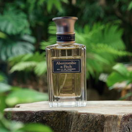Abercrombie & Fitch Woods in its environment 🌲🌳