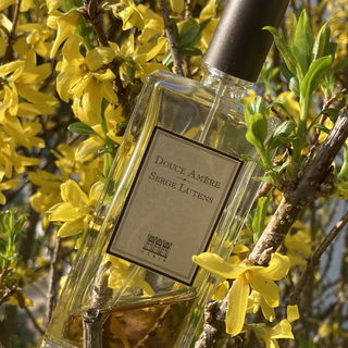 Fröhliche Osterfeiertage wünscht das Osterhuhn.