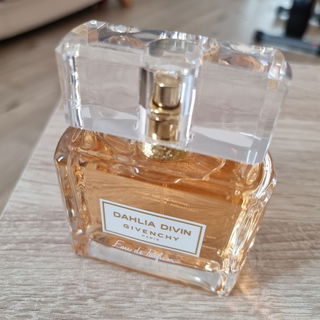 Dahlia Divin (Eau de Parfum) by Givenchy