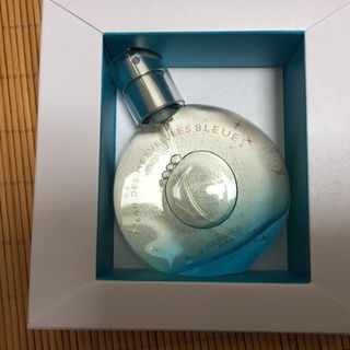 Eau des Merveilles Bleue by Hermès