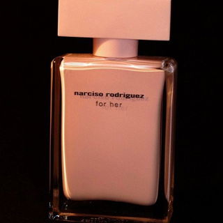 For Her (Eau de Parfum) von Narciso Rodriguez