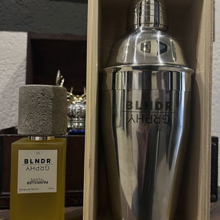 05 Santal Painkiller von Blndrgrphy