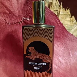 Mit liebem Dank an Mairuwa für das afrikanische Leder zum Fotografieren!