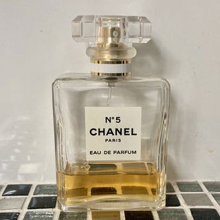N°5 (Parfum) by Chanel