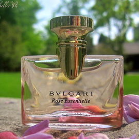 Rose Essentielle (Eau de Parfum) - Bvlgari