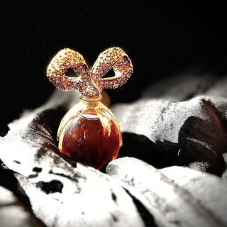 White Diamonds (Parfum) - Elizabeth Taylor