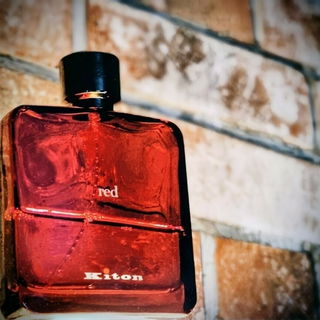Red von Kiton
