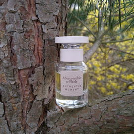 Authentic Moment Woman - Abercrombie & Fitch