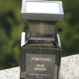 Oud Wood (Eau de Parfum) by Tom Ford