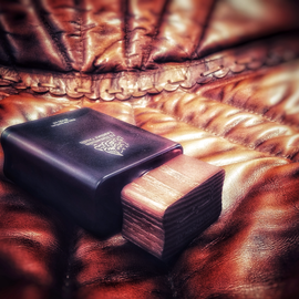 Leather Oudh - Al Haramain / الحرمين