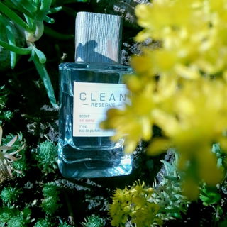 Molecule 05 - Escentric Molecules