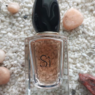 Sì (Eau de Parfum) by Giorgio Armani