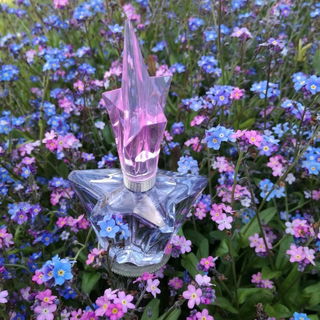 Pivoine Angel von Mugler