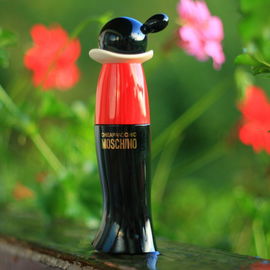 Cheap and Chic - Moschino
