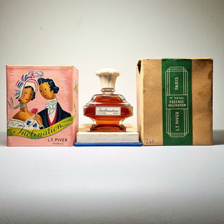 Für zukünftige oder aktive Piver Jäger, ein Überblick über die komplette OVP, Füllstand des versiegelten Flacons. Dieser Flacon enthält laut Info etwa 30ml.