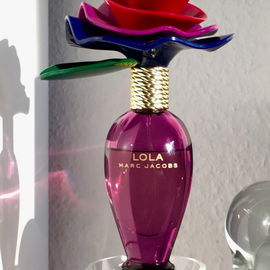 Marc Jacobs - Lola . 05|2018