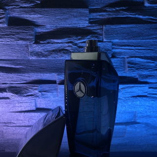 VIP Club - Black Leather by Mercedes-Benz