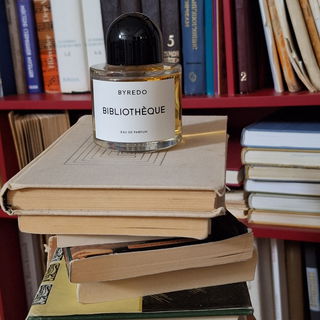 Bibliothèque (Eau de Parfum) von Byredo