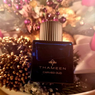 Carved Oud (Extrait de Parfum) von Thameen