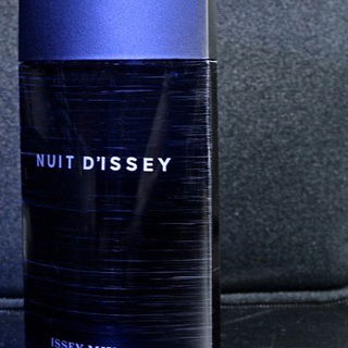 Zerkratzt im pale Night Light