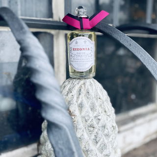 Zizonia by Penhaligon's