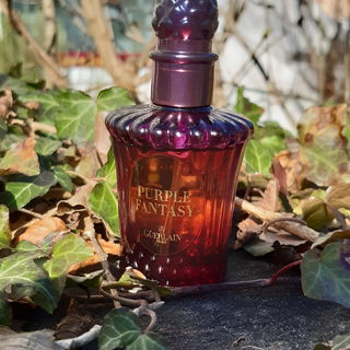 💜🌞🥰 Purple Fantasy genießt die Frühlingssonne und leuchtet...Vielen lieben Dank für Euren Besuch bei Purple Fantasy. Ich freue mich sehr über Euren Besuch. Hier weiß nur der Flakon zu gefallen,  der Inhalt leider nicht. Ich wünsche Euch ein schönes Frühlingswochenende mit viel Sonnenschein. Liebe Grüße 💜🌞🥰