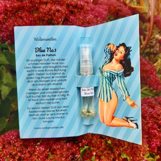 💮🍁💙🥰 Der Herbst und seine Farbtöne versprüht seinen Zauber ohne Sonnenschein. Vom goldenen Oktober fehlt jede Spur, nur die Pflanzen und Blätter bringen Farbe in den Tag. Ich wünsche Euch einen schönen Herbsttag und ein sonniges Wochenende. Vielen lieben Dank für Eure Besuche. Ich freue mich sehr. Alles Gute und liebe Grüße wünscht Euch Kailani💮🍁💙🥰