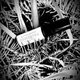 Quarzgrau - Grauton Parfums