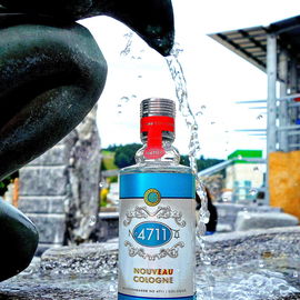 #Survival Kit!  Handtasche, Handschuhfach. Günstiges Cologne für diverse Malheurs.  Bei 30° C +++ ein tragbares, charmantes Eau de Cologne.