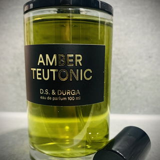 Amber Teutonic von D.S. & Durga