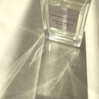 Rose Magnetic - Essential Parfums