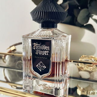 Forbidden Flower von Areej Le Doré