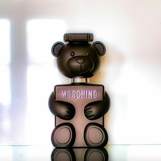 Toy Boy 2 von Moschino