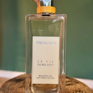 Le Vie di Milano - Walking on Via Fiori Oscuri by Trussardi