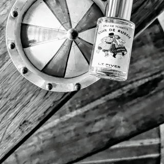 Cuir de Russie (Eau de Toilette) - L.T. Piver