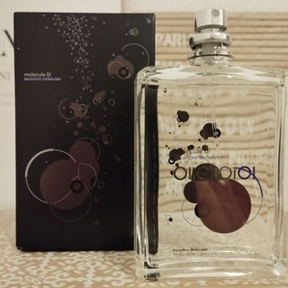 Molecule 01 by Escentric Molecules