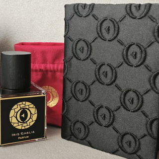 Iris Ghalia: Trifecta von Ensar Oud