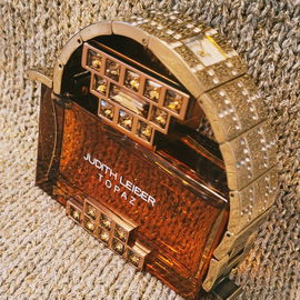 Topaz - Judith Leiber