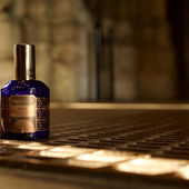 Für alle, die hier an Ruhe denken: Aufgenommen in einer kleinen Kapelle mit etwa 25.000 Besuchern täglich ;-) Ein stilles Danke. (von BBMie)