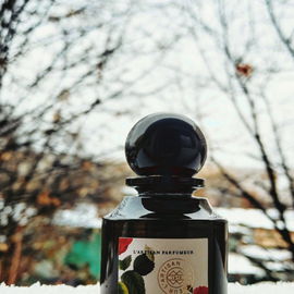 9 Arcana Rosa - L'Artisan Parfumeur