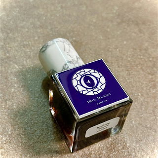 Iris Blanc: Tigerwood von Ensar Oud