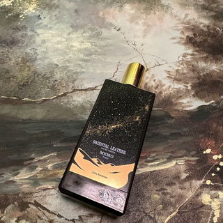 Oriental Leather von Memo Paris