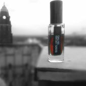 Gewürznelke : Was ist es ? Labdanum : Erde ? Zimt : Feuer ? Rose : Es ist, was es ist :-! Novembergrau. (von Seejungfrau)